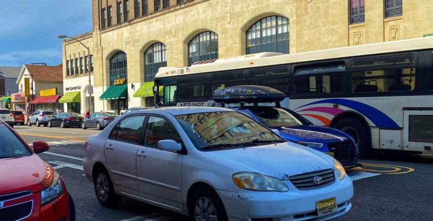 Lawmakers-may-give-auto-insurance-minimums-another-look